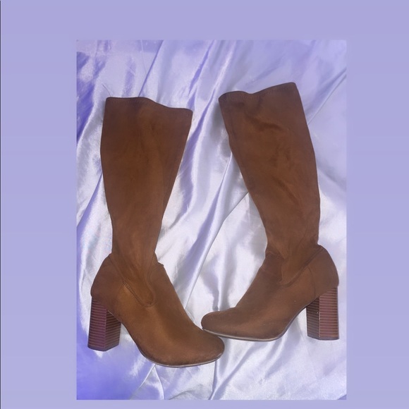 High tan boots - Picture 1 of 1